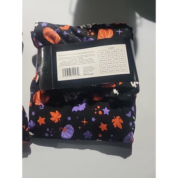 HALLOWEEN Queen Soft Ladies Printed Leggings Bat Pumpkin Fall Large NEW - Picture 2 of 2